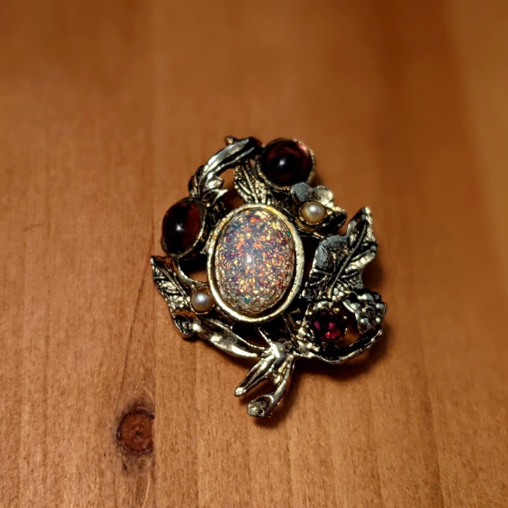 Vintage Faux Opal/Purple Leaf Brooch Pin Gold Tone